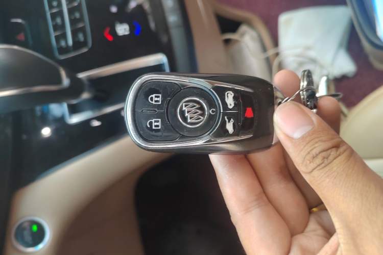 Used Buick GL8 2017 ES 28T Luxury Model China V Standard Vehicle Key