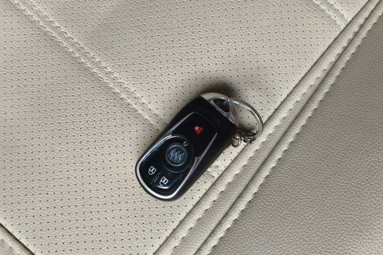 Used Buick GL8 2017 ES 28T Comfort Model China V Standard Vehicle Key