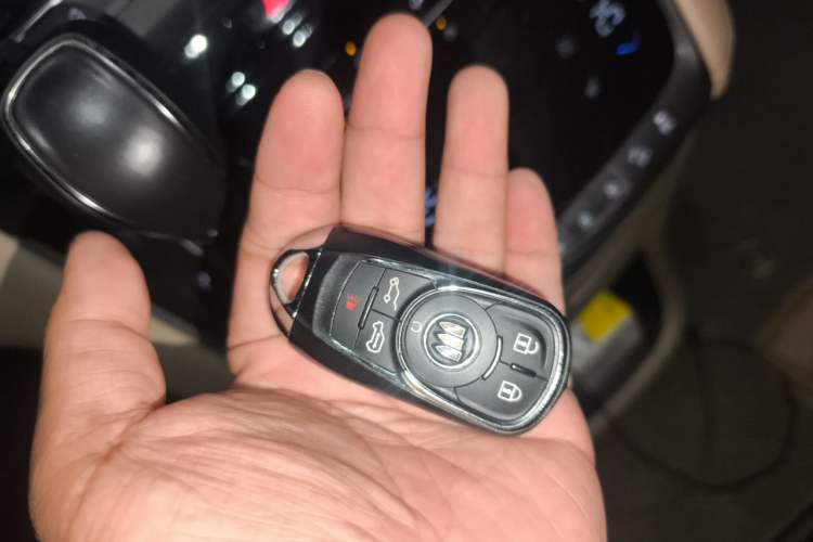 Used Buick GL8 2017 ES 28T Luxury Model China V Standard Vehicle Key