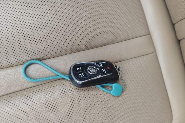 Used Buick GL8 2017 ES 28T Flagship Model China V Standard Vehicle Key