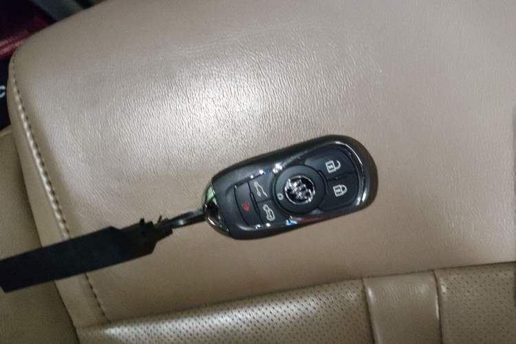 Used Buick GL8 2017 ES 28T Flagship Model China V Standard Vehicle Key