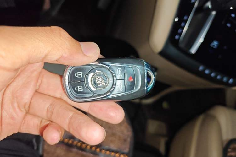 Used Buick GL8 2017 ES 28T Luxury Model China V Standard Vehicle Key
