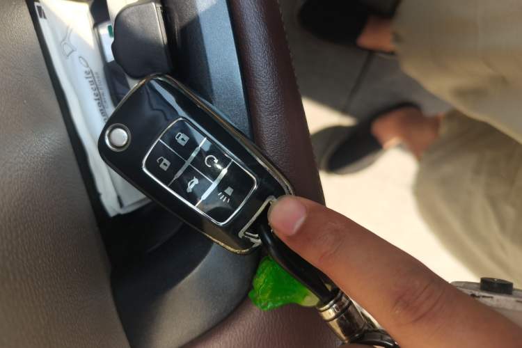 Used Buick GL8 2017 25S Luxury Version China V Standard Vehicle Key