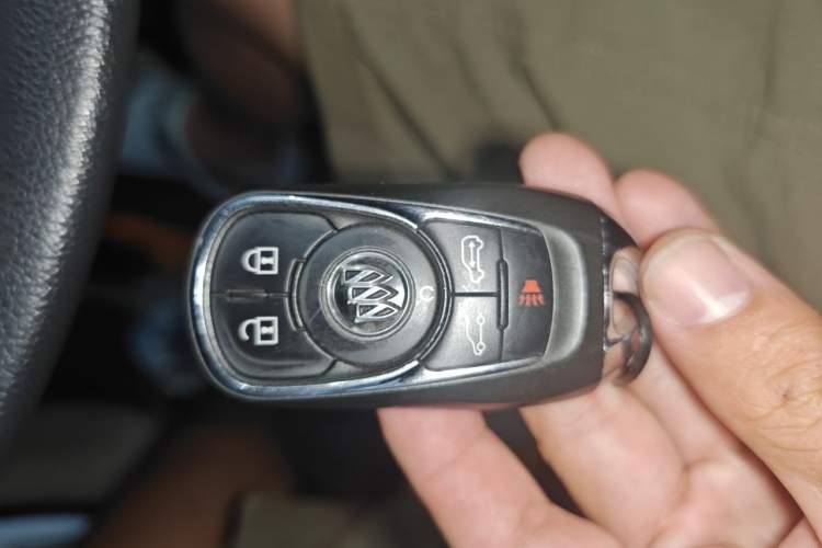 Used Buick GL8 2017 ES 28T Luxury Model China V Standard Vehicle Key