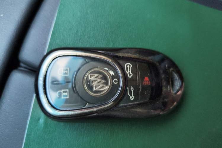 Used Buick GL8 2017 ES 28T Luxury Model China V Standard Vehicle Key