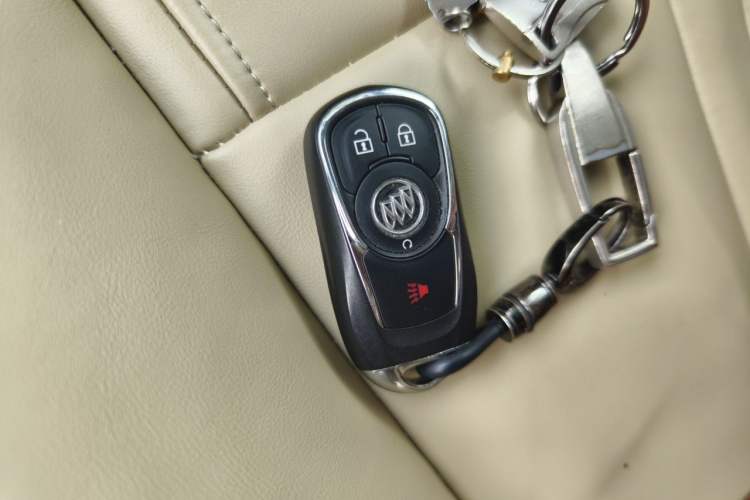 Used Buick GL8 2017 ES 28T Comfort Model China V Standard Vehicle Key