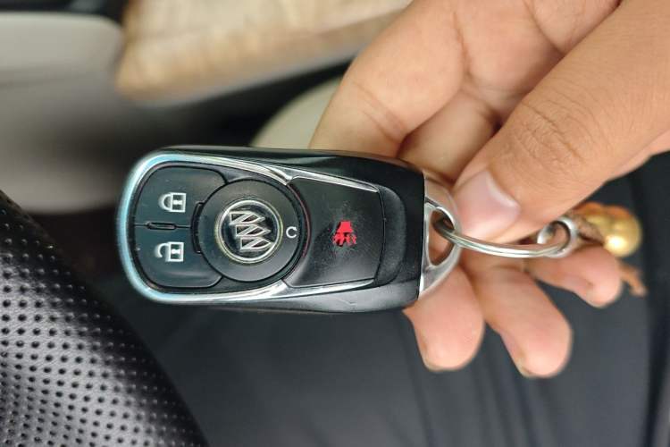 Used Buick GL8 2017 ES 28T Comfort Model China V Standard Vehicle Key
