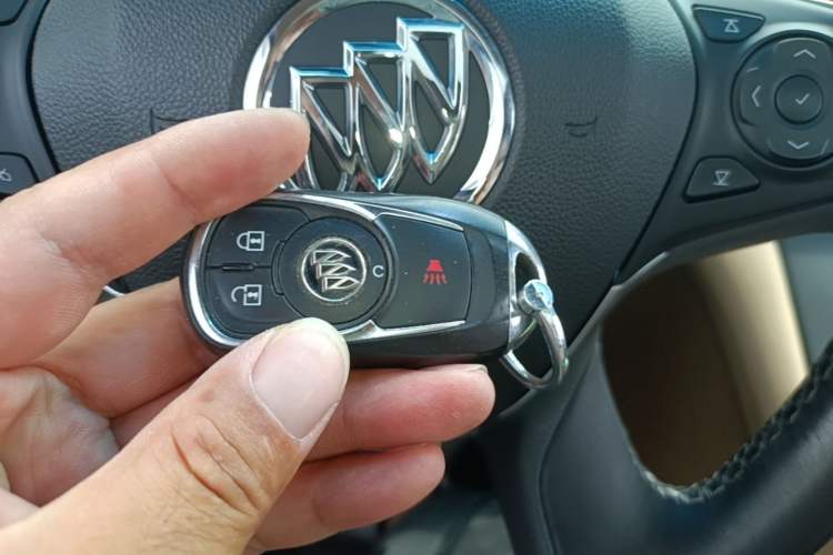 Used Buick GL8 2017 ES 28T Premium Version China V Standard Vehicle Key