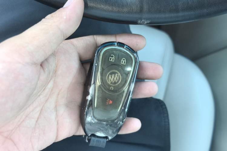 Used Buick GL8 2017 ES 28T Comfort Model China V Standard Vehicle Key