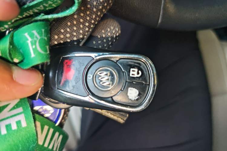 Used Buick GL8 2017 ES 28T Comfort Model China V Standard Vehicle Key