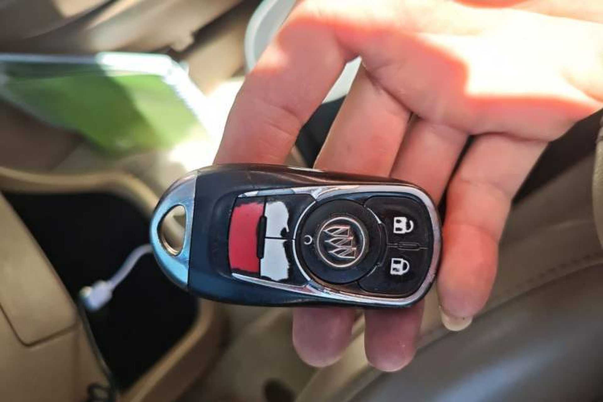 Used Buick GL8 2017 ES 28T Luxury Model China V Standard Vehicle Key