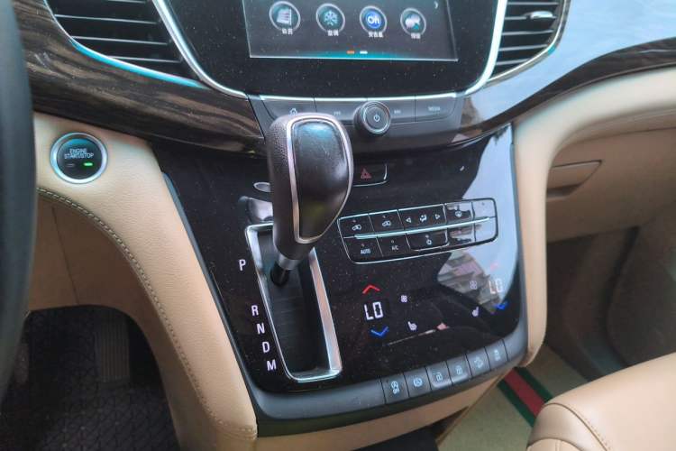 Used Buick GL8 2017 ES 28T Luxury Model China V Standard Vehicle Key