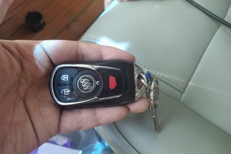 Used Buick GL8 2017 ES 28T Comfort Model China V Standard Vehicle Key