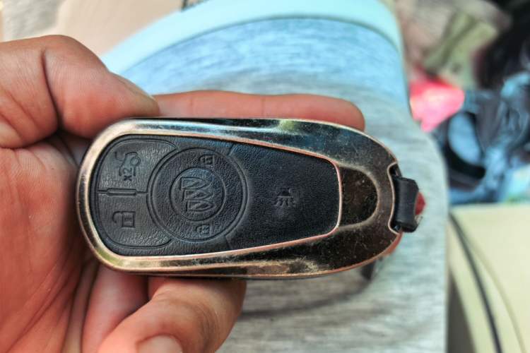 Used Buick GL8 2017 ES 28T Comfort Model China V Standard Vehicle Key