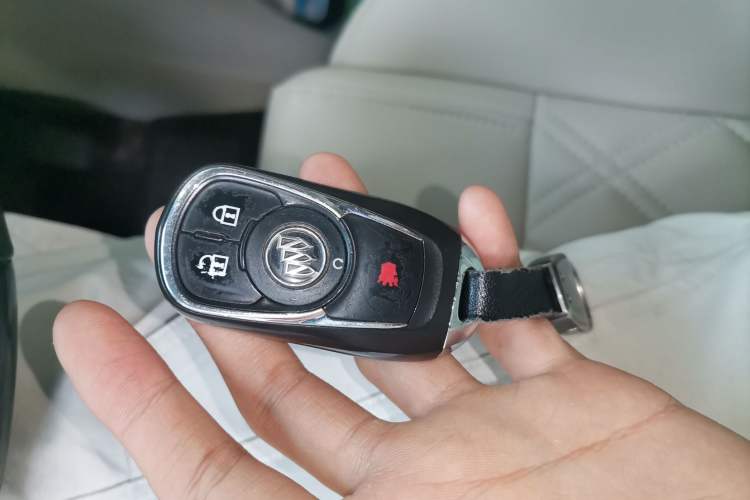 Used Buick GL8 2017 ES 28T Comfort Model China V Standard Vehicle Key