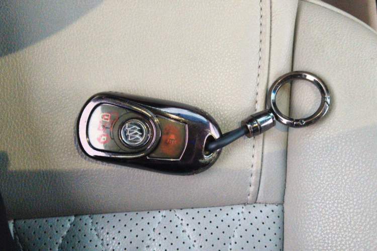 Used Buick GL8 2017 ES 28T Comfort Model China V Standard Vehicle Key