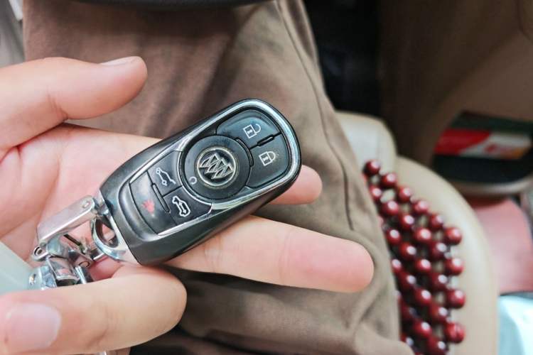 Used Buick GL8 2017 ES 28T Luxury Model China V Standard Vehicle Key