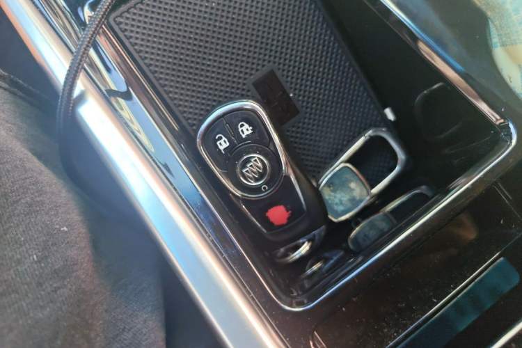 Used Buick GL8 2017 ES 28T Comfort Model China V Standard Vehicle Key