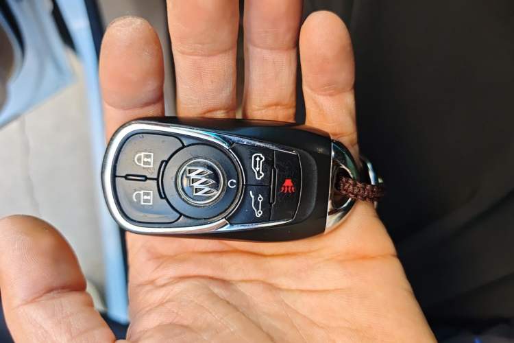Used Buick GL8 2017 ES 28T Flagship Model China V Standard Vehicle Key