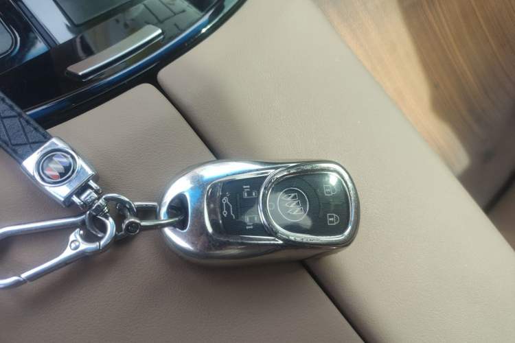 Used Buick GL8 2017 ES 28T Flagship Model China V Standard Vehicle Key