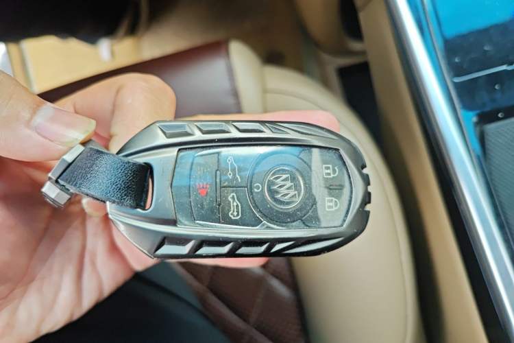 Used Buick GL8 2017 ES 28T Luxury Model China V Standard Vehicle Key
