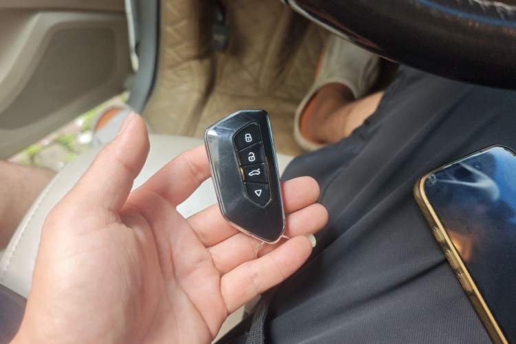 Used Buick GL8 2017 25S Luxury Version China V Standard Vehicle Key