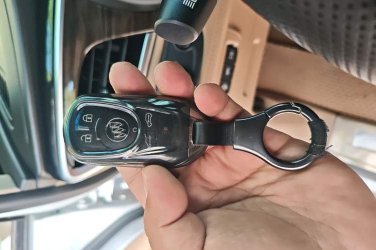 Used Buick GL8 2017 ES 28T Flagship Model China V Standard Vehicle Key