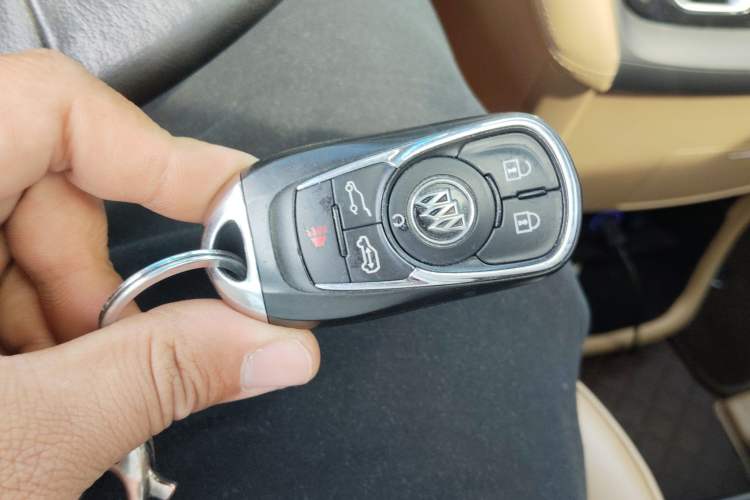 Used Buick GL8 2017 ES 28T Luxury Model China V Standard Vehicle Key