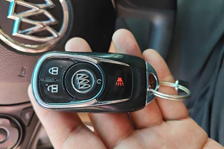 Used Buick GL8 2017 ES 28T Premium Version China V Standard Vehicle Key