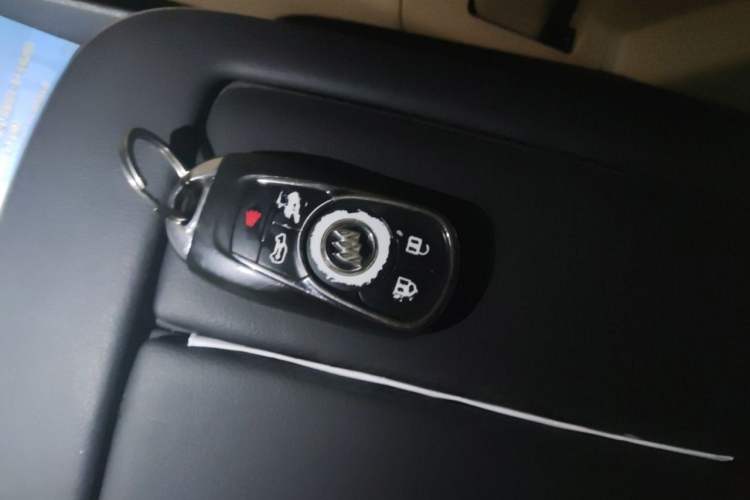 Used Buick GL8 2017 ES 28T Luxury Model China V Standard Vehicle Key