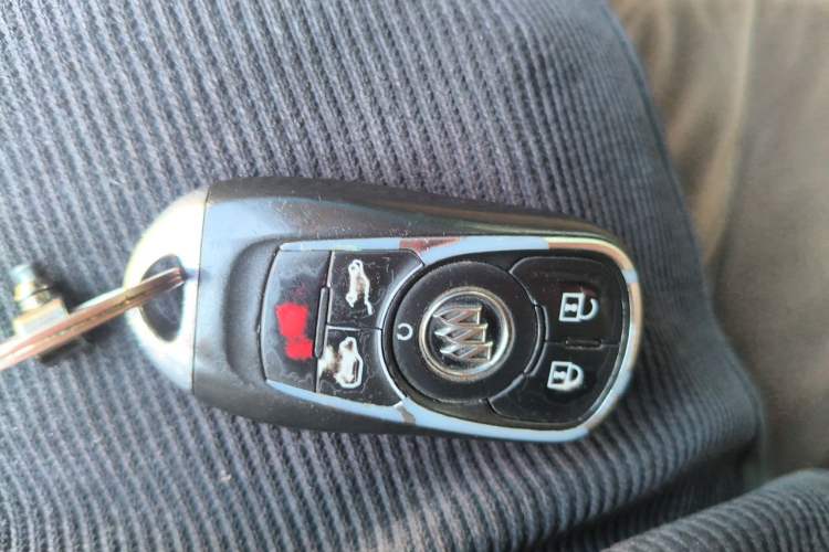 Used Buick GL8 2017 ES 28T Luxury Model China V Standard Vehicle Key