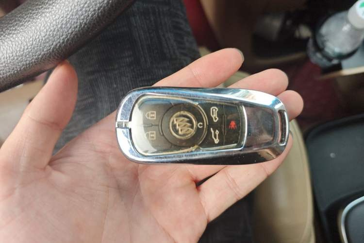 Used Buick GL8 2017 ES 28T Luxury Model China V Standard Vehicle Key