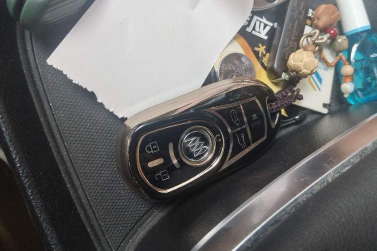 Used Buick GL8 2017 ES 28T Luxury Model China V Standard Vehicle Key