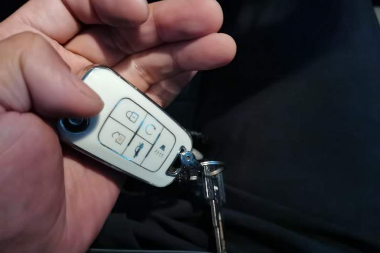 Used Buick GL8 2017 25S Luxury Version China V Standard Vehicle Key