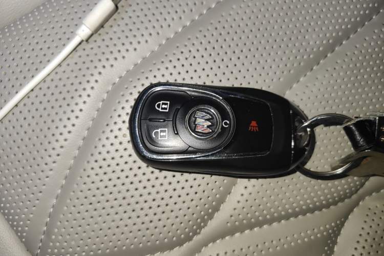 Used Buick GL8 2017 ES 28T Comfort Model China V Standard Vehicle Key