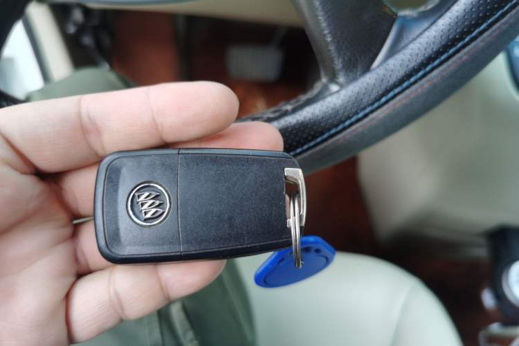 Used Buick GL8 2017 25S Luxury Version China V Standard Vehicle Key