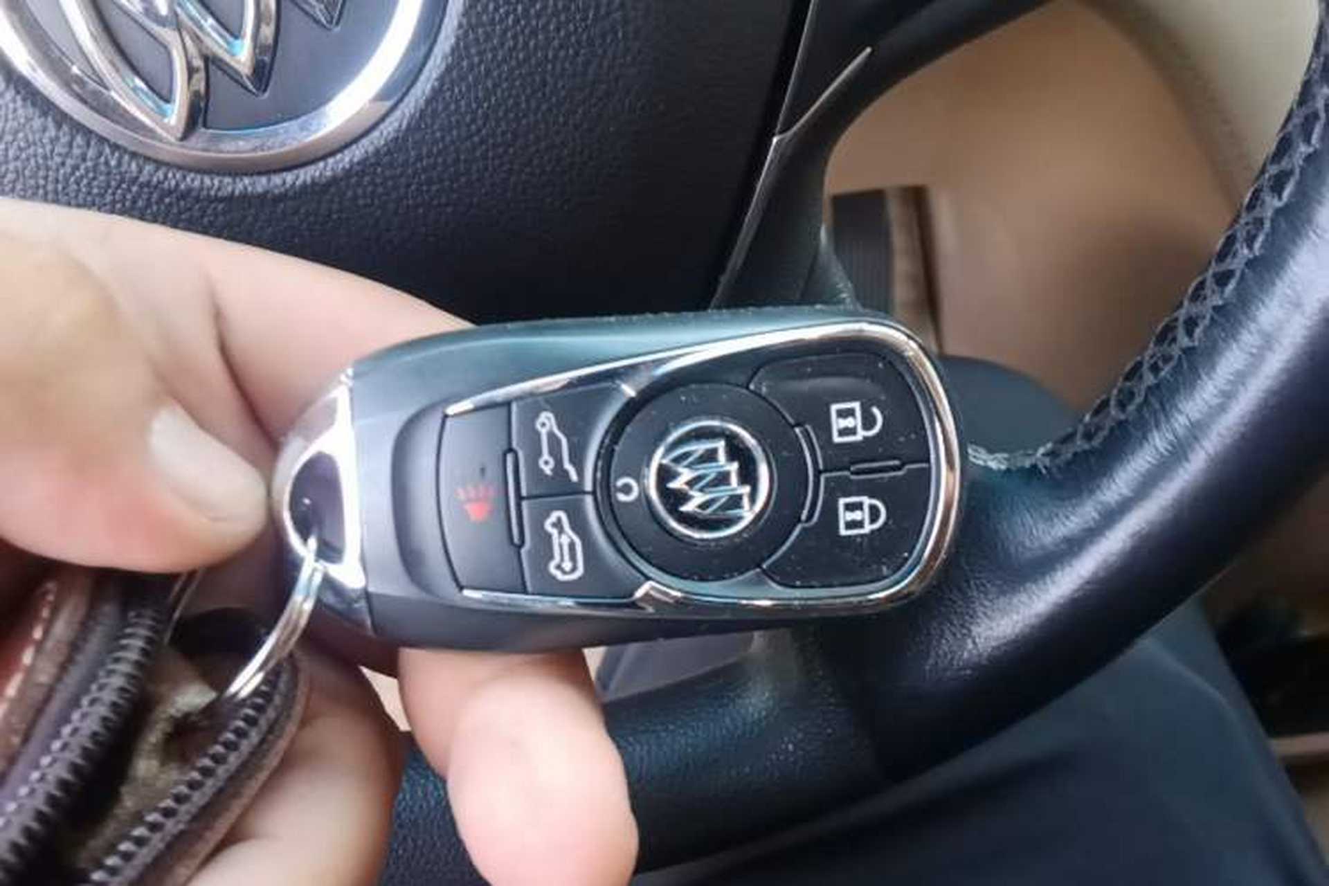 Used Buick GL8 2017 ES 28T Luxury Model China V Standard Vehicle Key