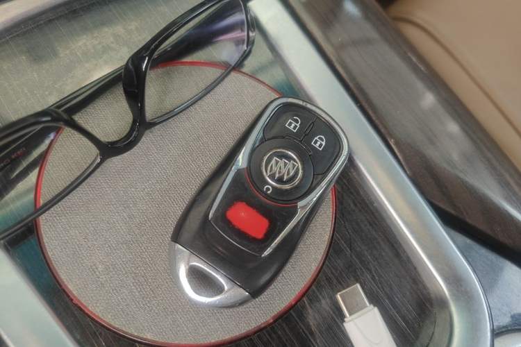 Used Buick GL8 2017 ES 28T Premium Version China V Standard Vehicle Key
