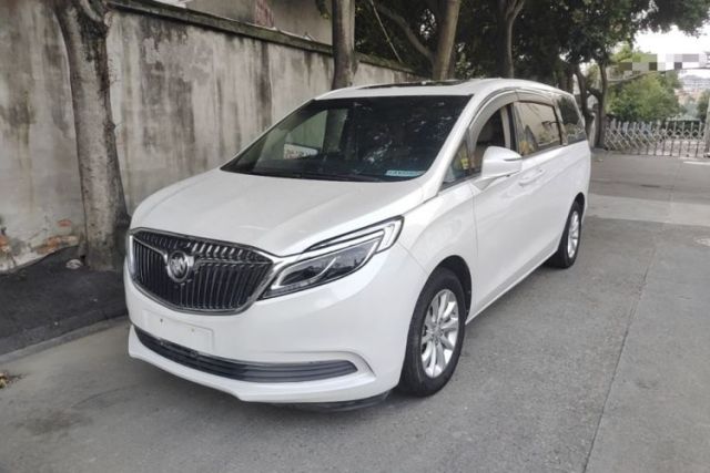 Buick GL8 2017 ES 28T Premium Version China V Standard مستعملة