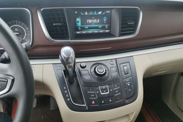 Used Buick GL8 2017 25S Comfort Version China V Standard Audio And AC Panel