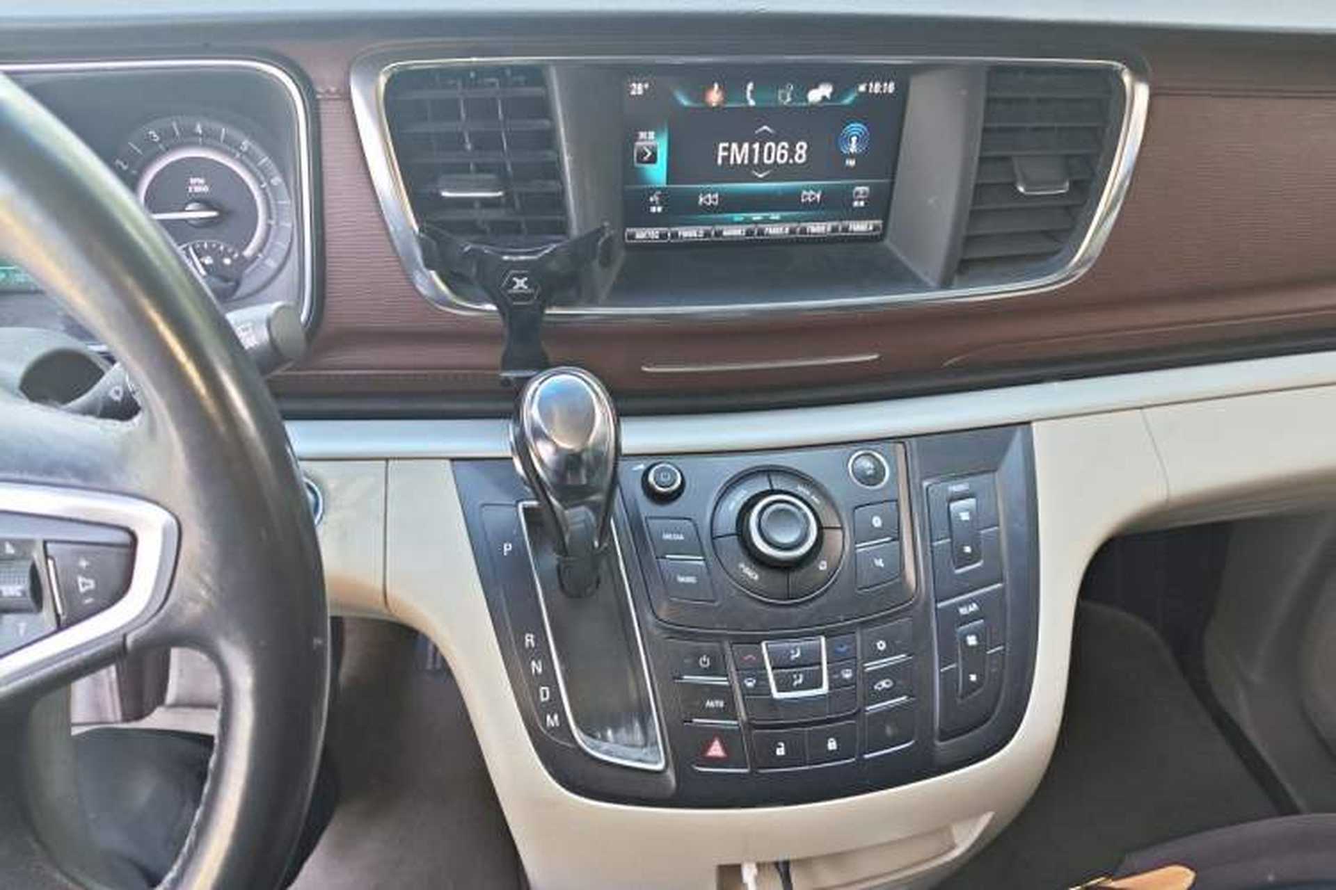 Used Buick GL8 2017 25S Comfort Version China V Standard Audio And AC Panel