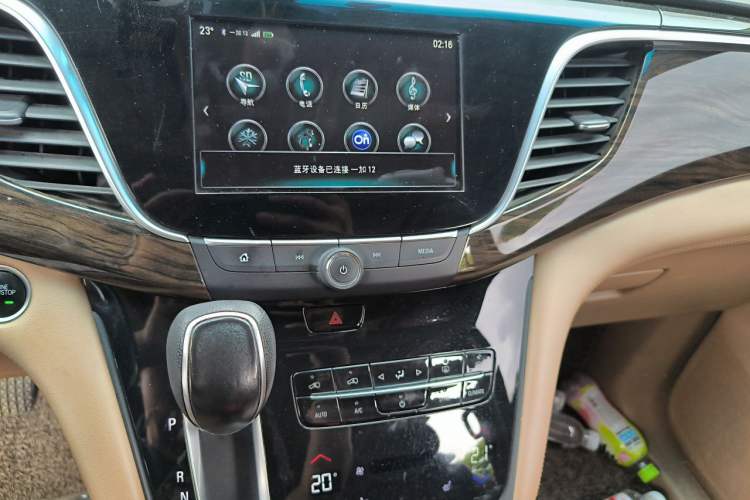 Used Buick GL8 2017 ES 28T Luxury Model China V Standard Audio And AC Panel