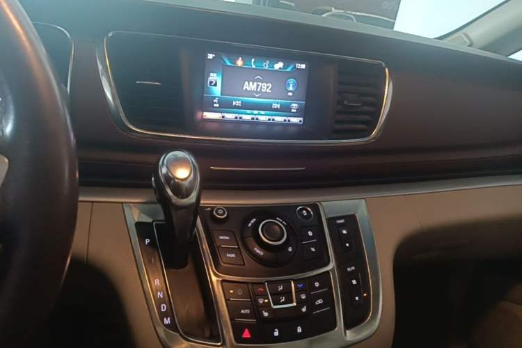 Used Buick GL8 2017 25S Prestige Version China V Standard Audio And AC Panel