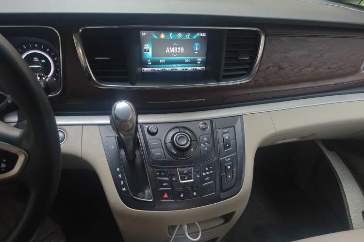 Used Buick GL8 2017 25S Comfort Version China V Standard Audio And AC Panel