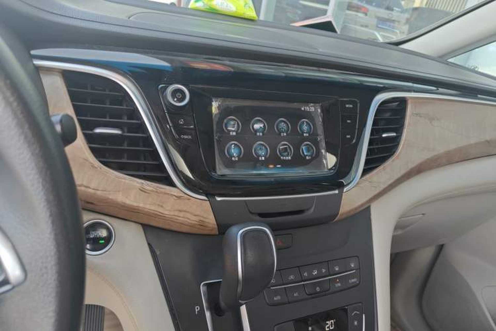 Used Buick GL8 2017 ES 28T Comfort Model China V Standard Audio And AC Panel