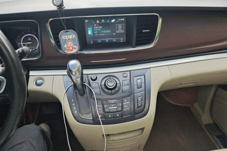 Used Buick GL8 2017 25S Luxury Version China V Standard Audio And AC Panel