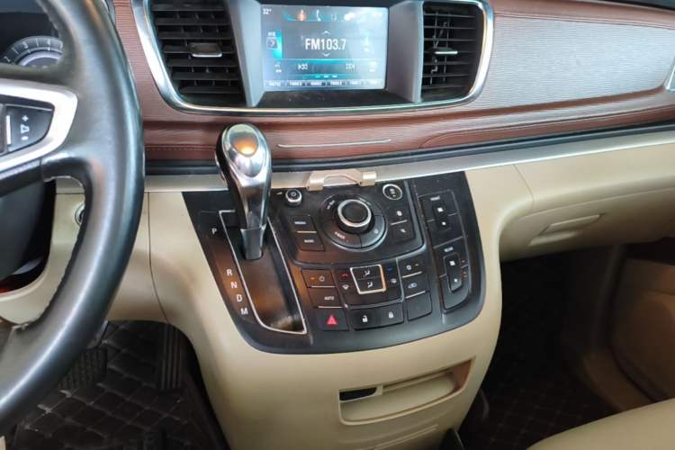 Used Buick GL8 2017 25S Comfort Version China V Standard Audio And AC Panel
