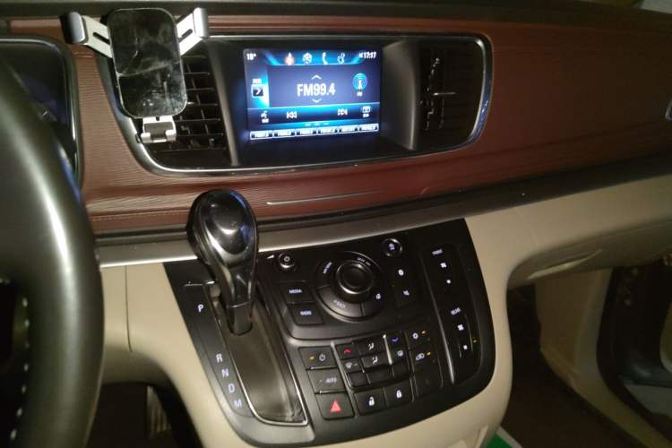 Used Buick GL8 2017 25S Luxury Version China V Standard Audio And AC Panel