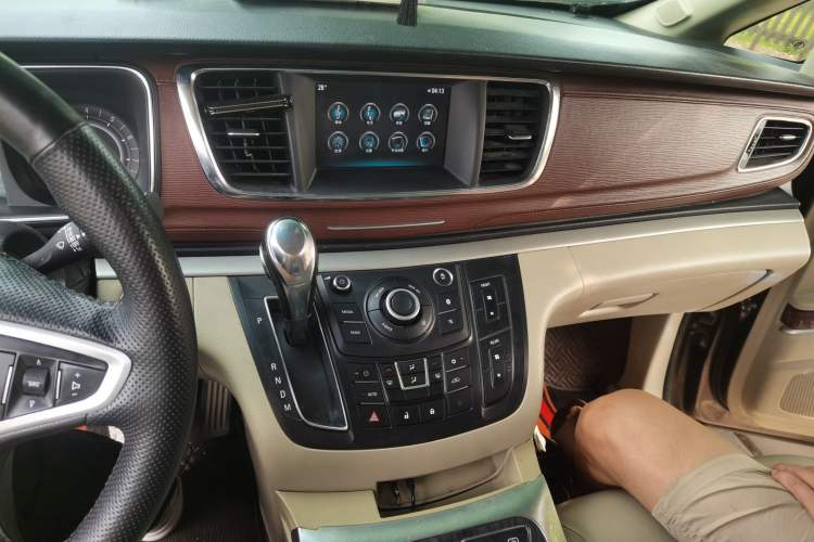 Used Buick GL8 2017 25S Luxury Version China V Standard Audio And AC Panel