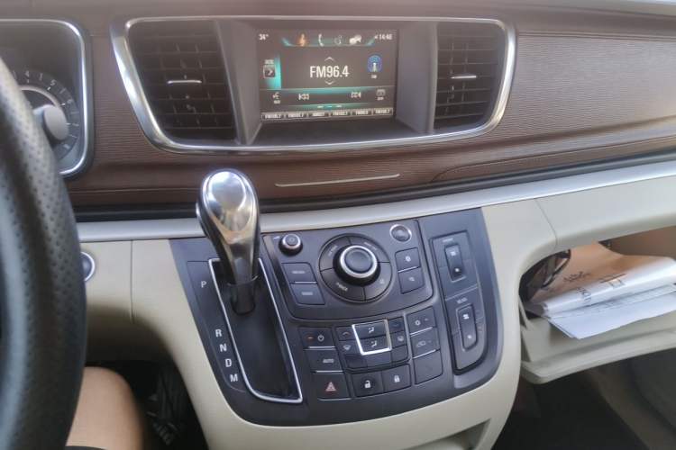 Used Buick GL8 2017 25S Comfort Version China V Standard Audio And AC Panel